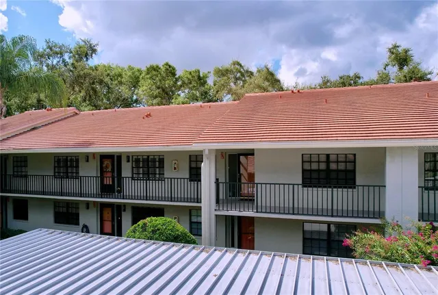 $212,900 | 2020 Lakeview Drive, Unit 203, Clearwater, FL 33763