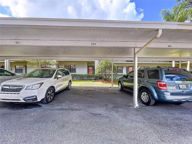 $212,900 | 2020 Lakeview Drive, Unit 203, Clearwater, FL 33763