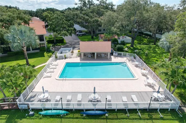 $212,900 | 2020 Lakeview Drive, Unit 203, Clearwater, FL 33763