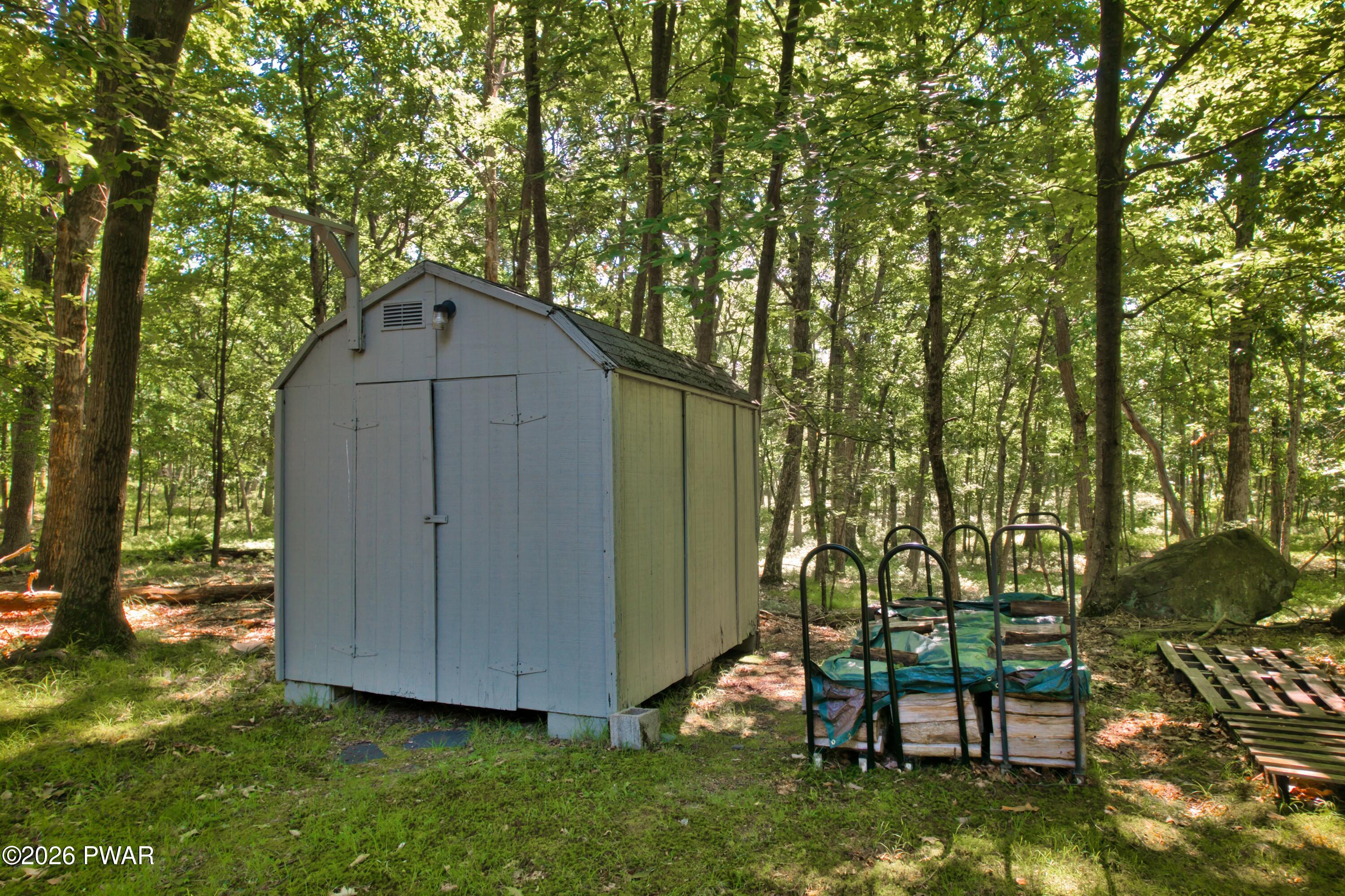 326 Gold Finch Road Bushkill, PA 18324 - Photo 23 of 37