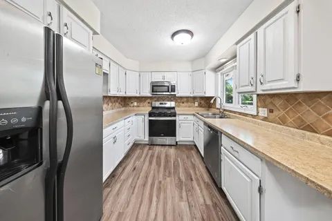 $385,000 | 2090 Carnelian Lane, Eagan, MN 55122