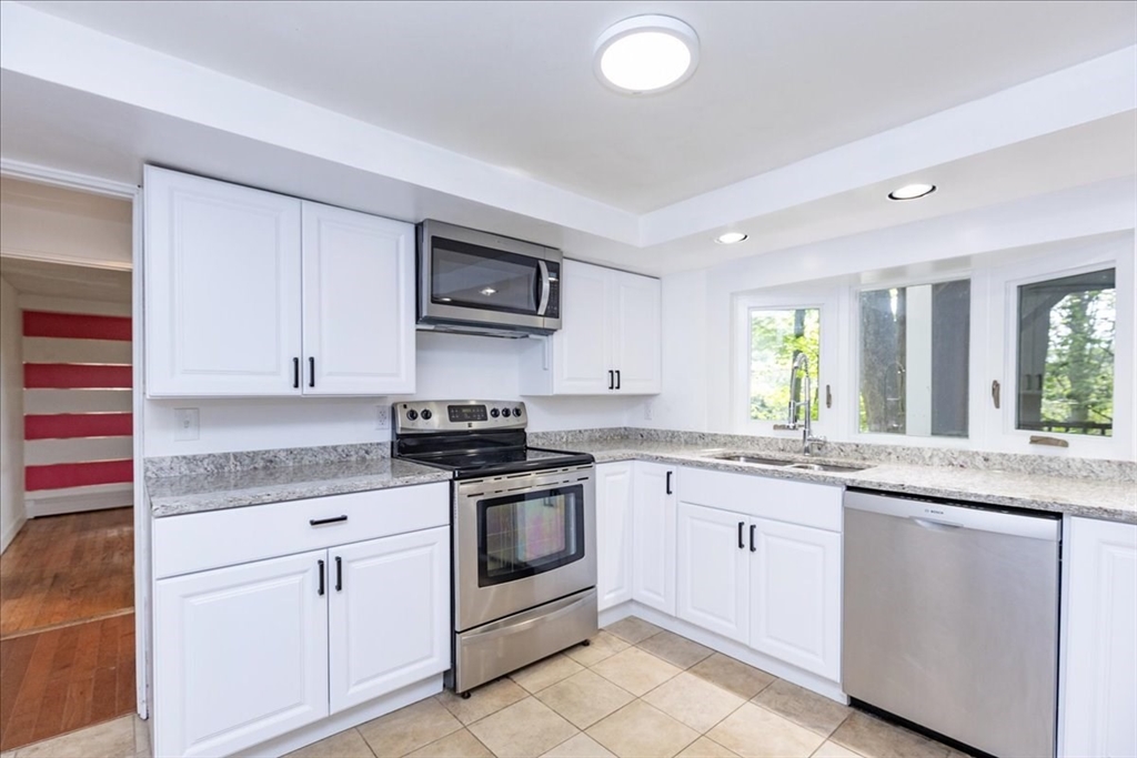 17 Boulder Road Lexington, MA 02420 - Photo 9 of 42