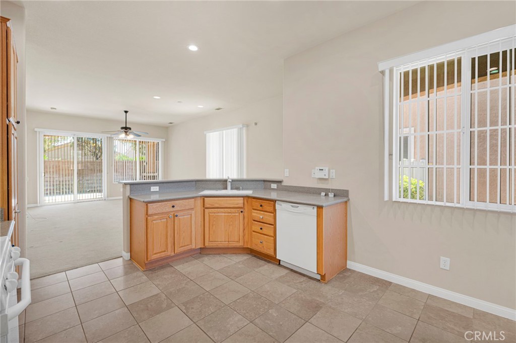 10461 Bridge Haven Road Apple Valley, CA 92308 - Photo 15 of 32
