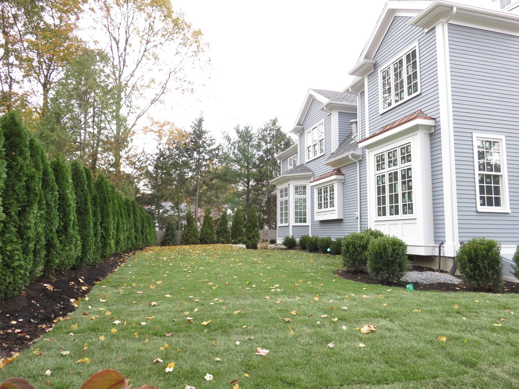 14 Sprague Road Wellesley, MA 02481 - Photo 3 of 28