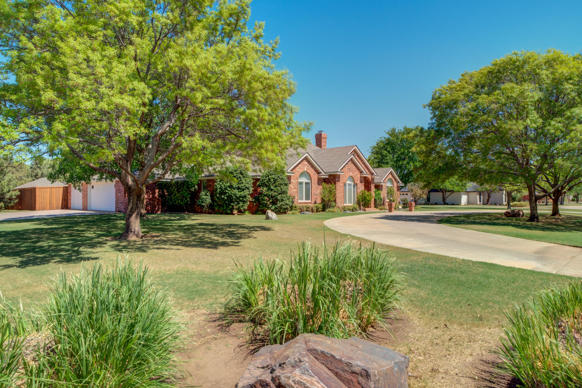 3522 156th Street Lubbock, TX 79423 - Photo 4 of 75 Manicured Landscaping