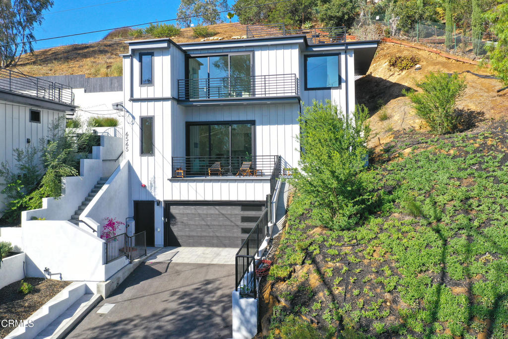 6565 Pickwick Street Los Angeles, CA 90042 - Photo 2 of 41 front view of a house with a yard