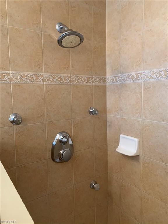 3910 Jasmine Lake Circle Naples, FL 34119 - Photo 12 of 32
