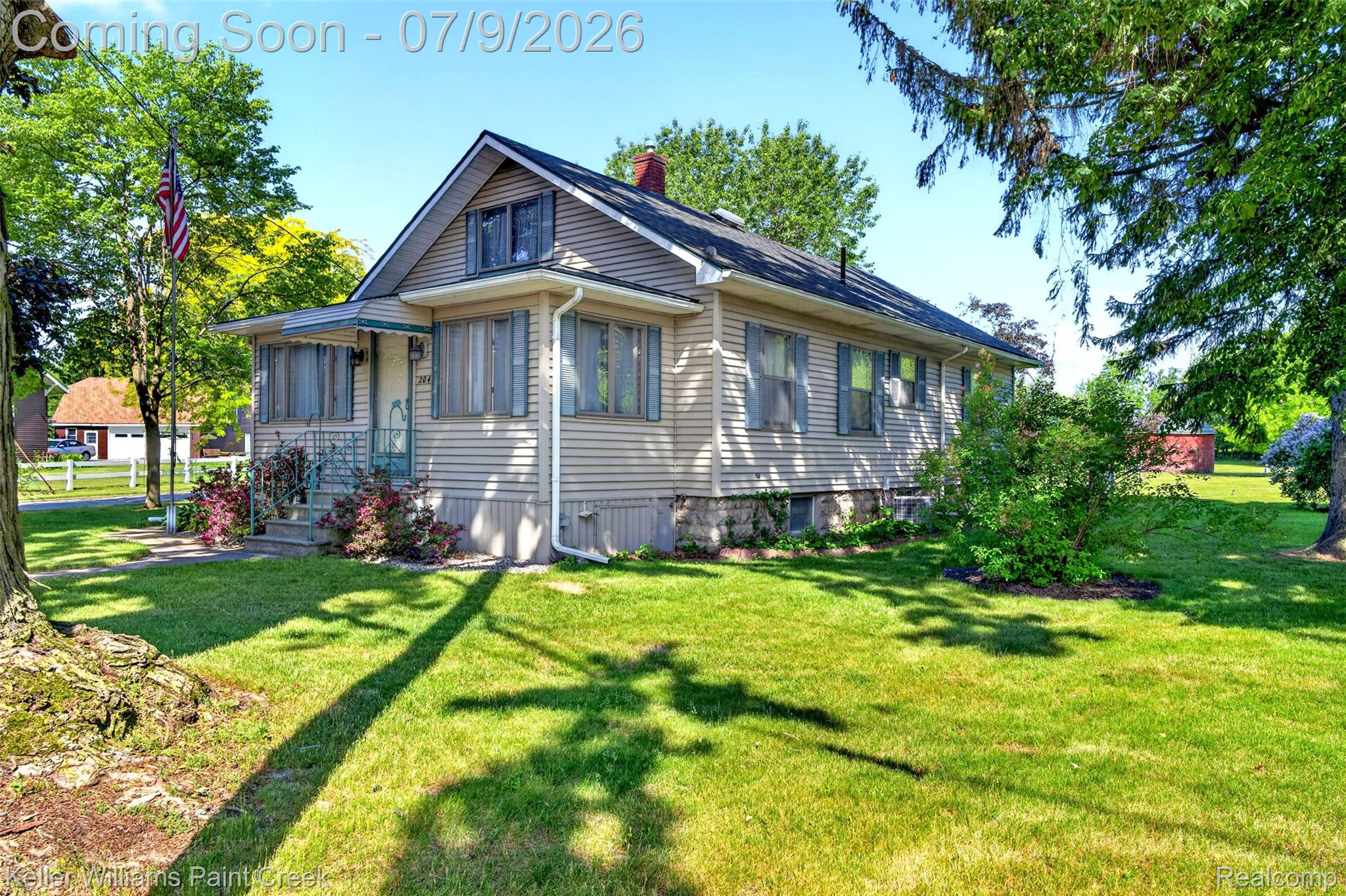 204 Russell Road Kawkawlin, MI 48631 - Photo 2 of 82 DSC01768.jpg