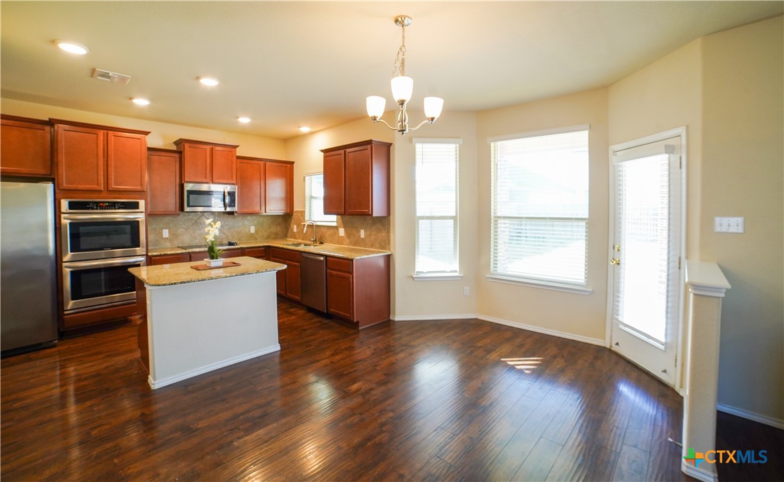 6304 Tess Road Temple, TX 76502 - Photo 14 of 42 Kitchen & Breakfast Nook