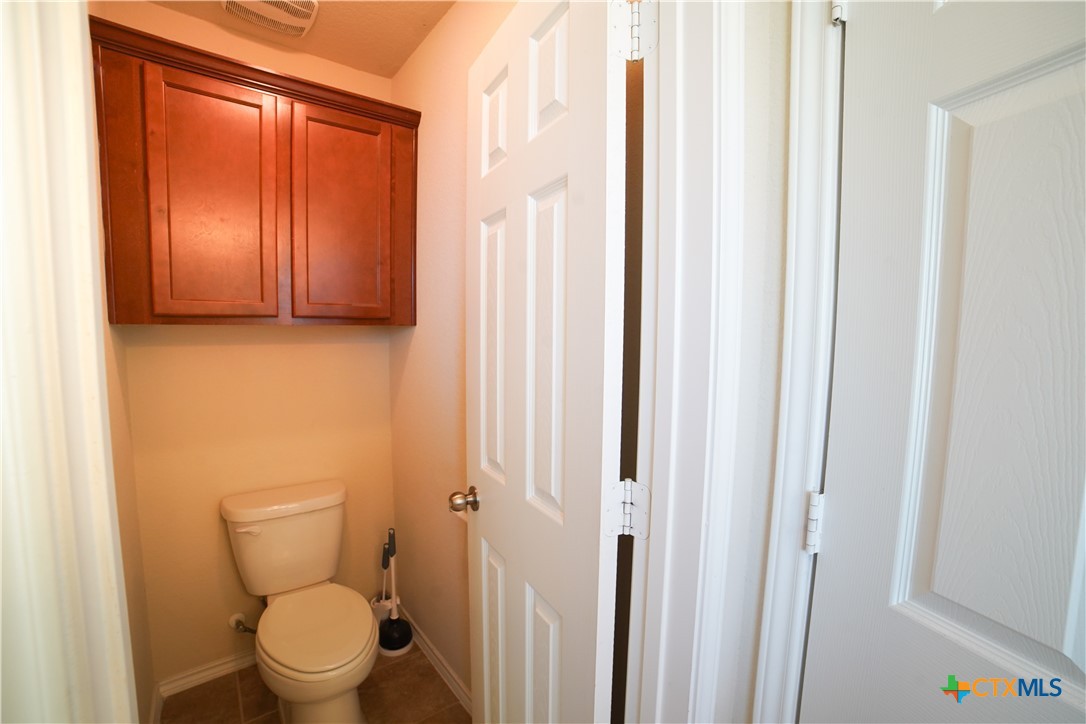 6304 Tess Road Temple, TX 76502 - Photo 27 of 42 Primary Suite Water Closet