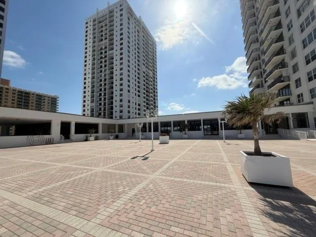 $2,600 | 2101 South Ocean Drive, Unit 2502, Hollywood, FL 33019