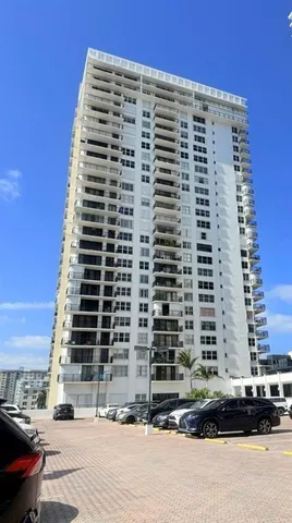 $2,600 | 2101 South Ocean Drive, Unit 2502, Hollywood, FL 33019