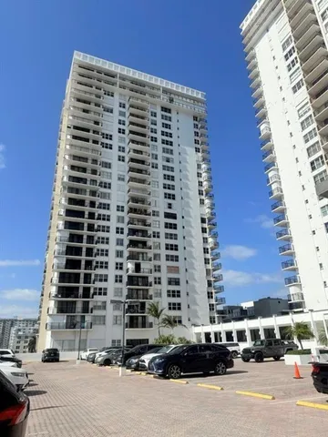 $2,600 | 2101 South Ocean Drive, Unit 2502, Hollywood, FL 33019