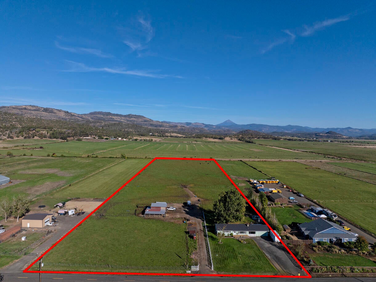 2795 Ball Road Eagle Point, OR 97524 - Photo 18 of 30 DJI_20250928181753_0089_D copy