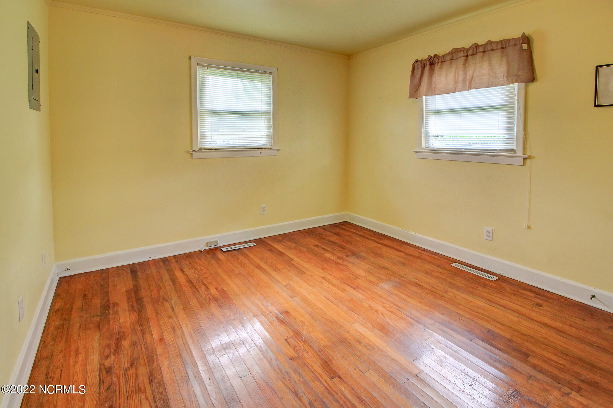 906 Nine Foot Road Newport, NC 28570 - Photo 17 of 27 guest room
