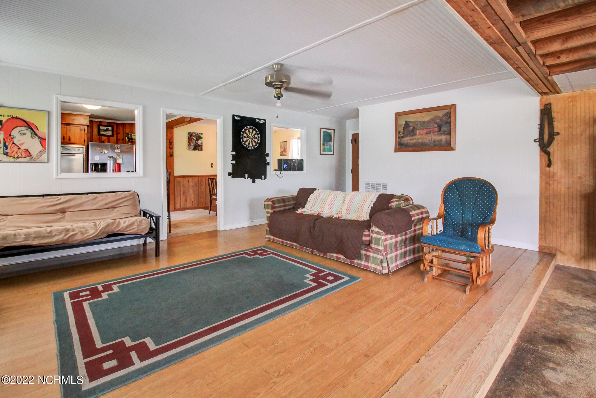 906 Nine Foot Road Newport, NC 28570 - Photo 3 of 27 Living Room
