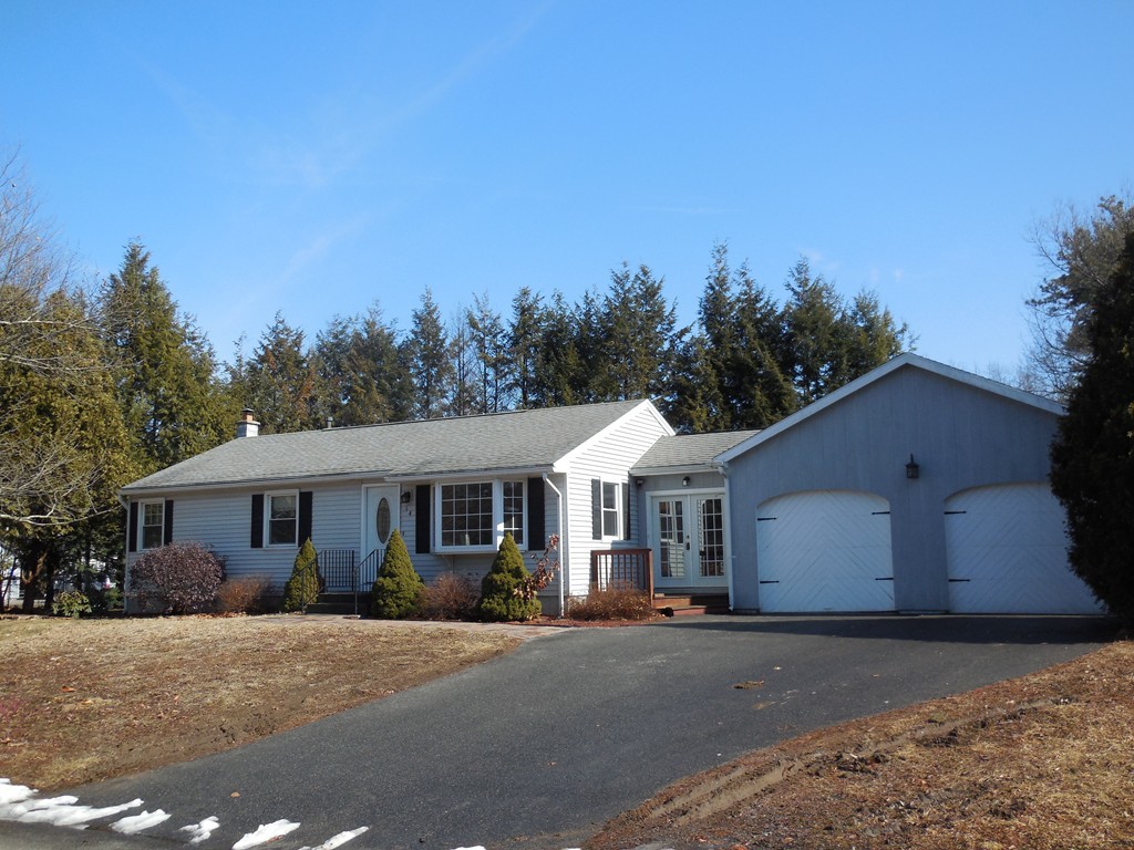 14 Kenneth Road Easthampton, MA 01027 - Photo 2 of 24 Gallery Image 2