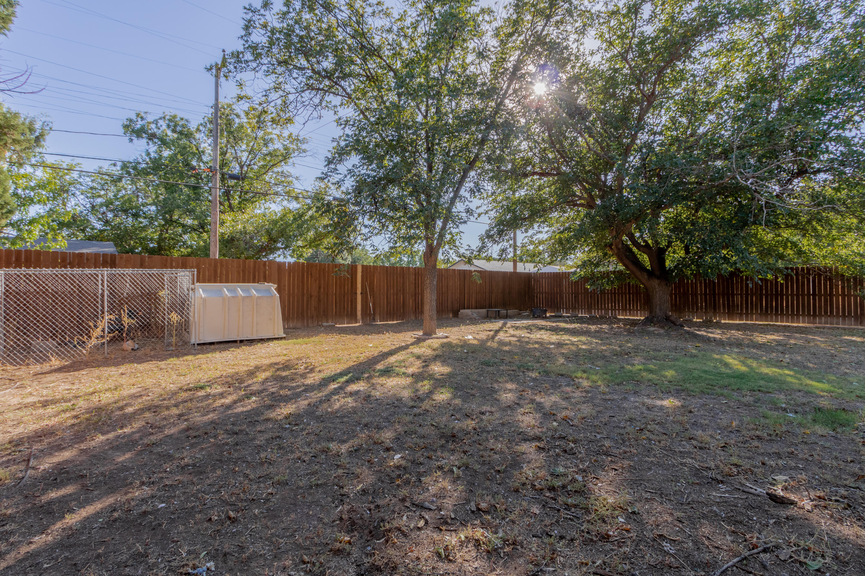 4021 38th Street Lubbock, TX 79413 - Photo 32 of 32 a backyard of a house