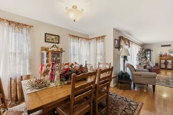 $389,000 | 400 Eagle Bend Lane, Clinton, TN 37716