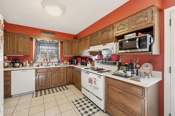 $389,000 | 400 Eagle Bend Lane, Clinton, TN 37716