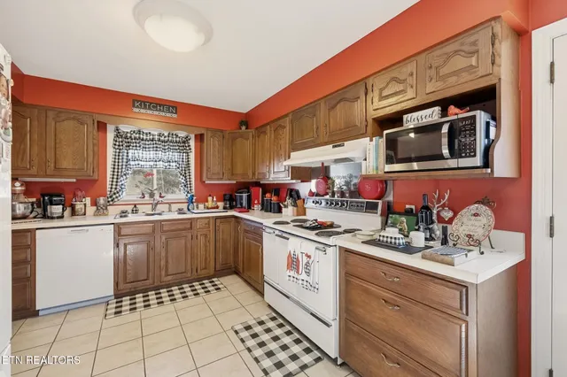 $395,000 | 400 Eagle Bend Lane, Clinton, TN 37716