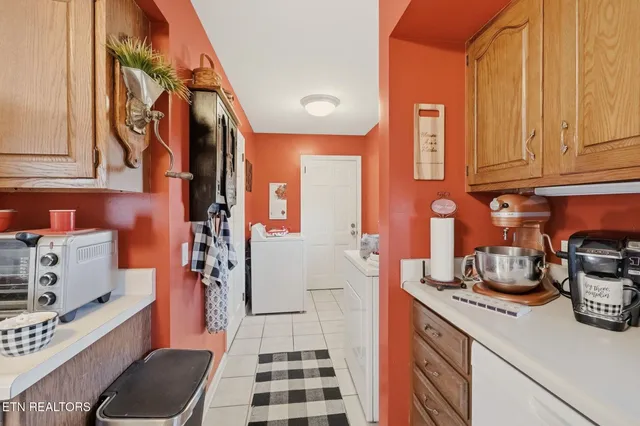 $395,000 | 400 Eagle Bend Lane, Clinton, TN 37716