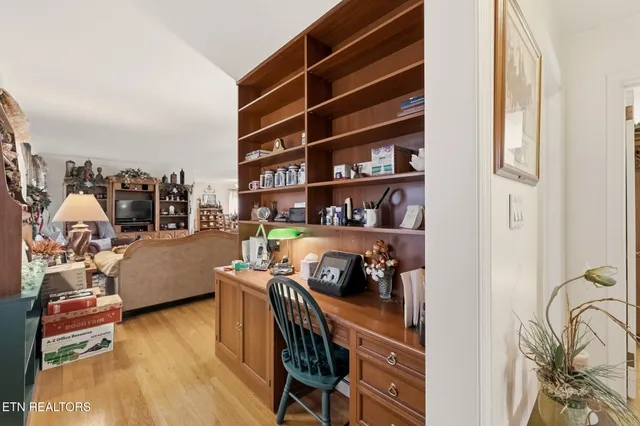 $395,000 | 400 Eagle Bend Lane, Clinton, TN 37716