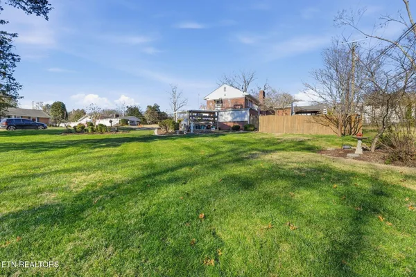 $389,000 | 400 Eagle Bend Lane, Clinton, TN 37716