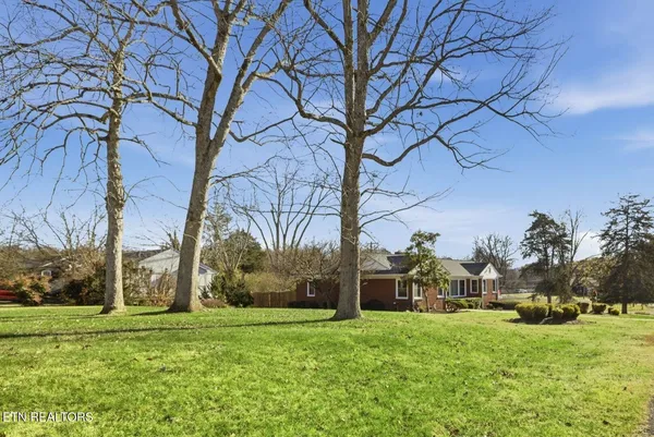 $389,000 | 400 Eagle Bend Lane, Clinton, TN 37716