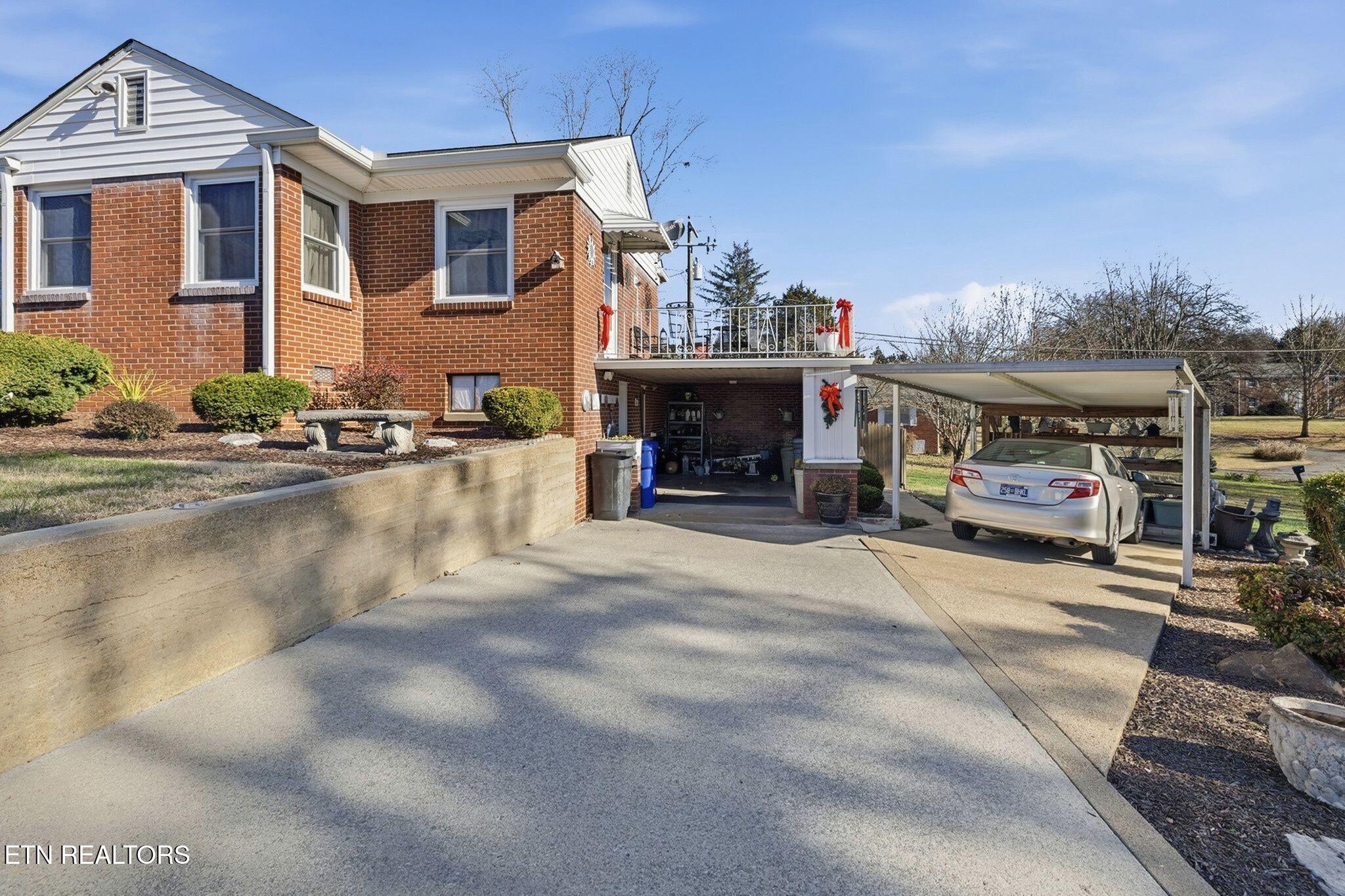 400 Eagle Bend Lane Clinton, TN 37716 - Photo 5 of 43 5-web-or-mls-IMG_1501