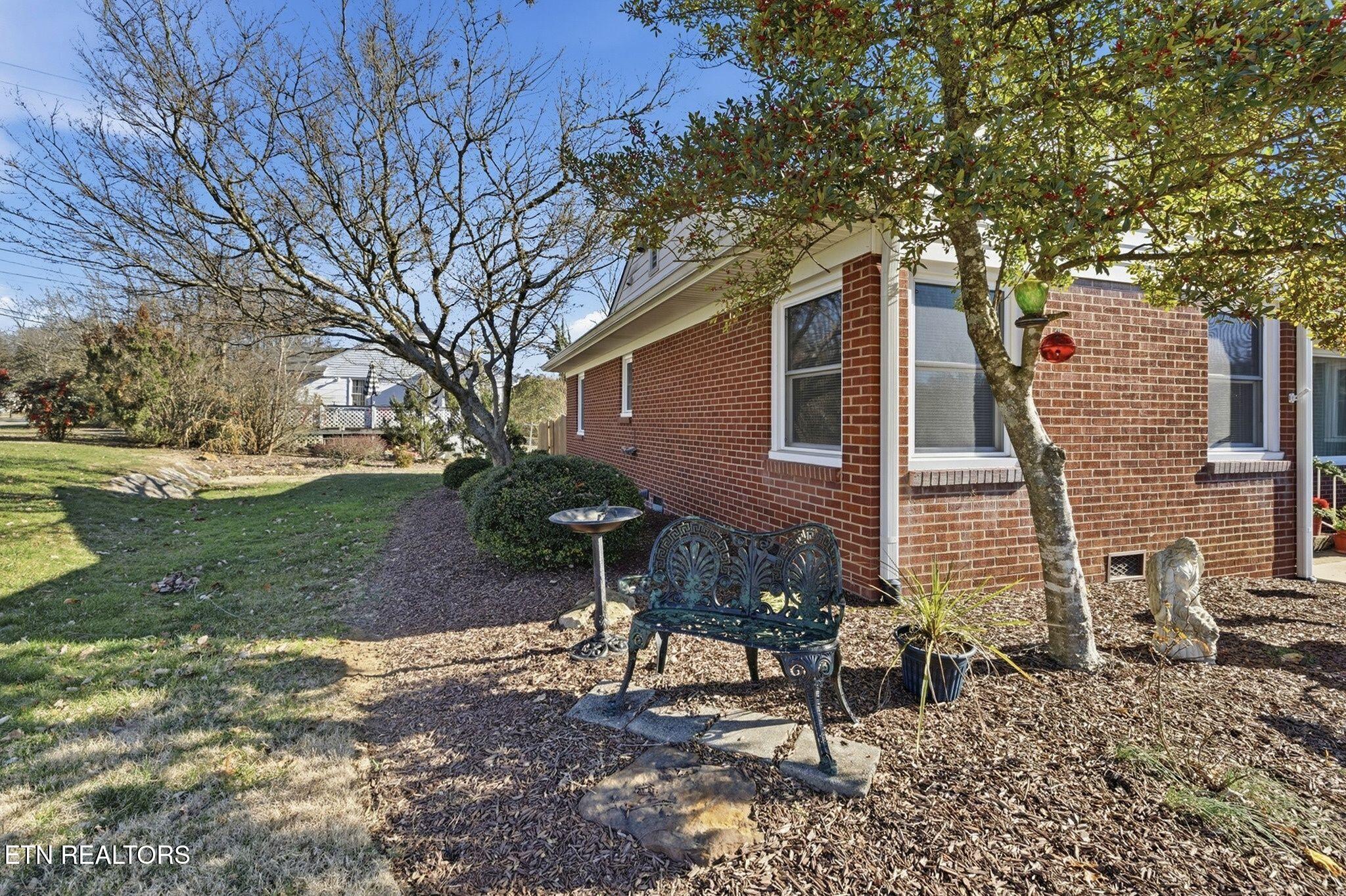 400 Eagle Bend Lane Clinton, TN 37716 - Photo 6 of 43 6-web-or-mls-IMG_1510