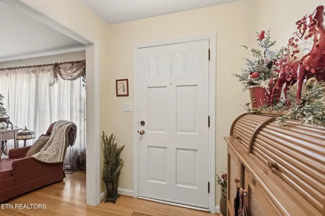 $395,000 | 400 Eagle Bend Lane, Clinton, TN 37716