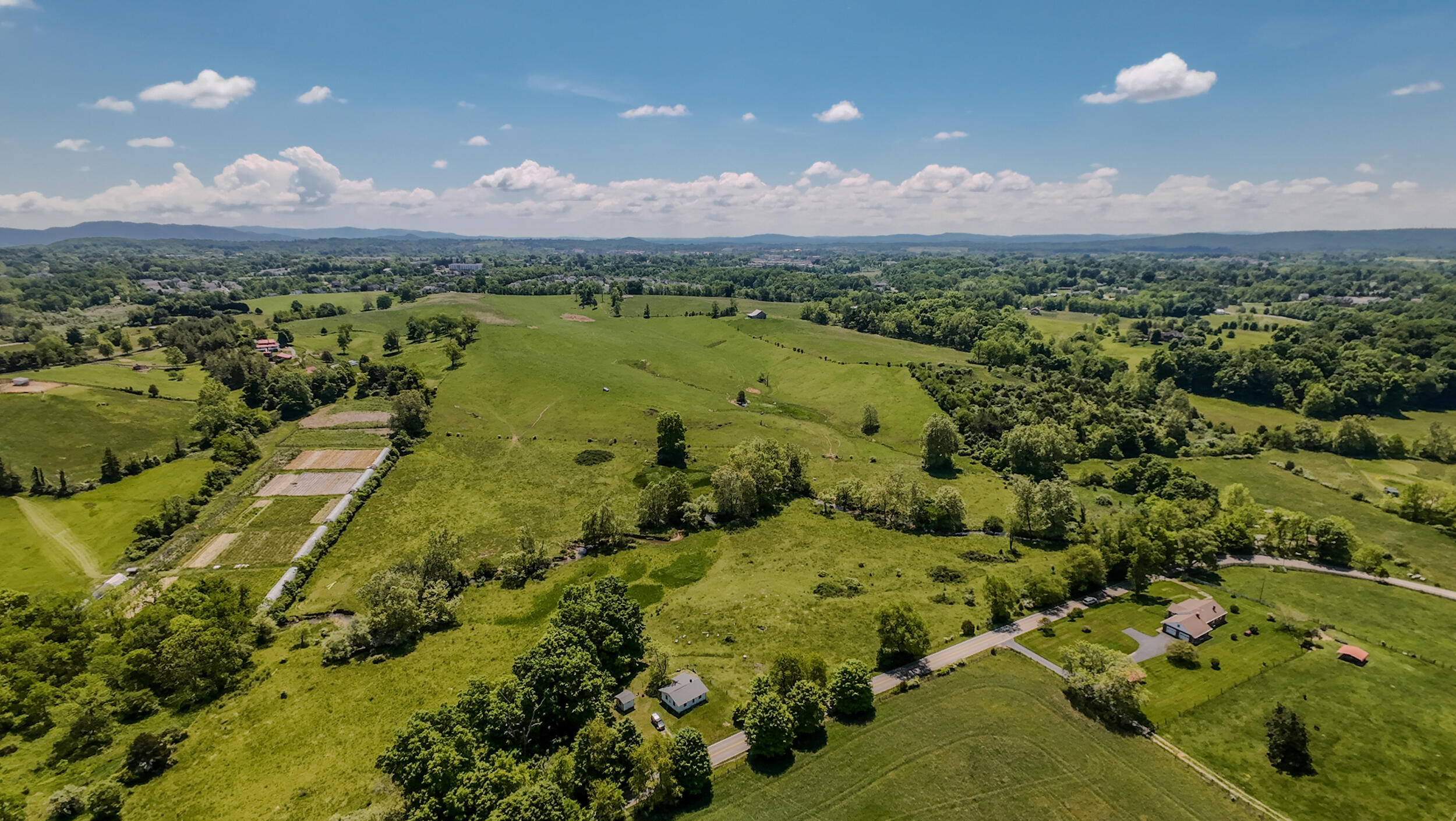1801 Toms Creek Road Blacksburg, VA 24060 - Photo 12 of 32 1801 Toms Creek-1052_1801 Toms Creek Rd