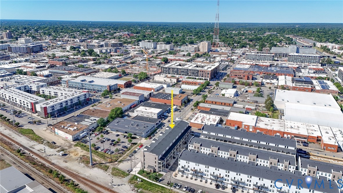 1900 Roseneath Road, Unit 4B Richmond, VA 23230 - Photo 42 of 44 an aerial view of a city