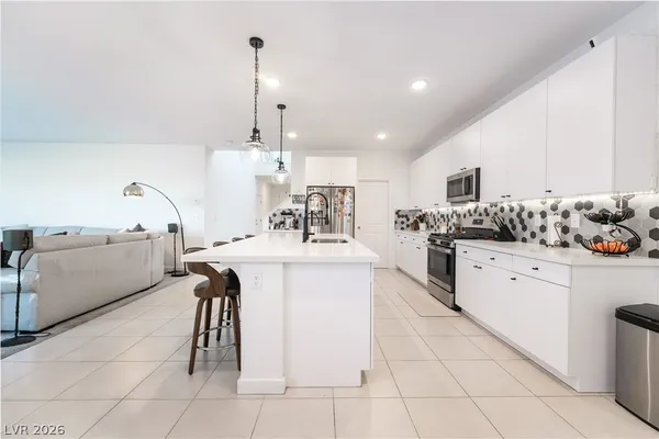 $2,695 | 720 Emerson Creek Court, North Las Vegas, NV 89084