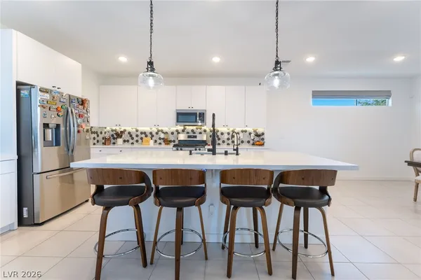 $2,695 | 720 Emerson Creek Court, North Las Vegas, NV 89084