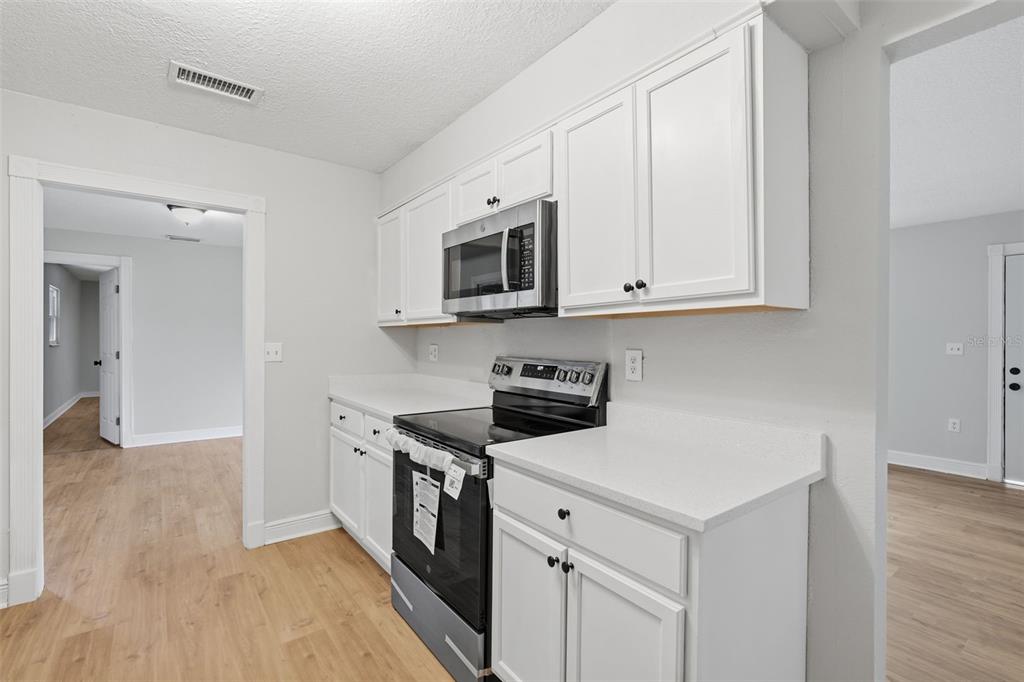 147 Colomba Road DeBary, FL 32713 - Photo 11 of 48
