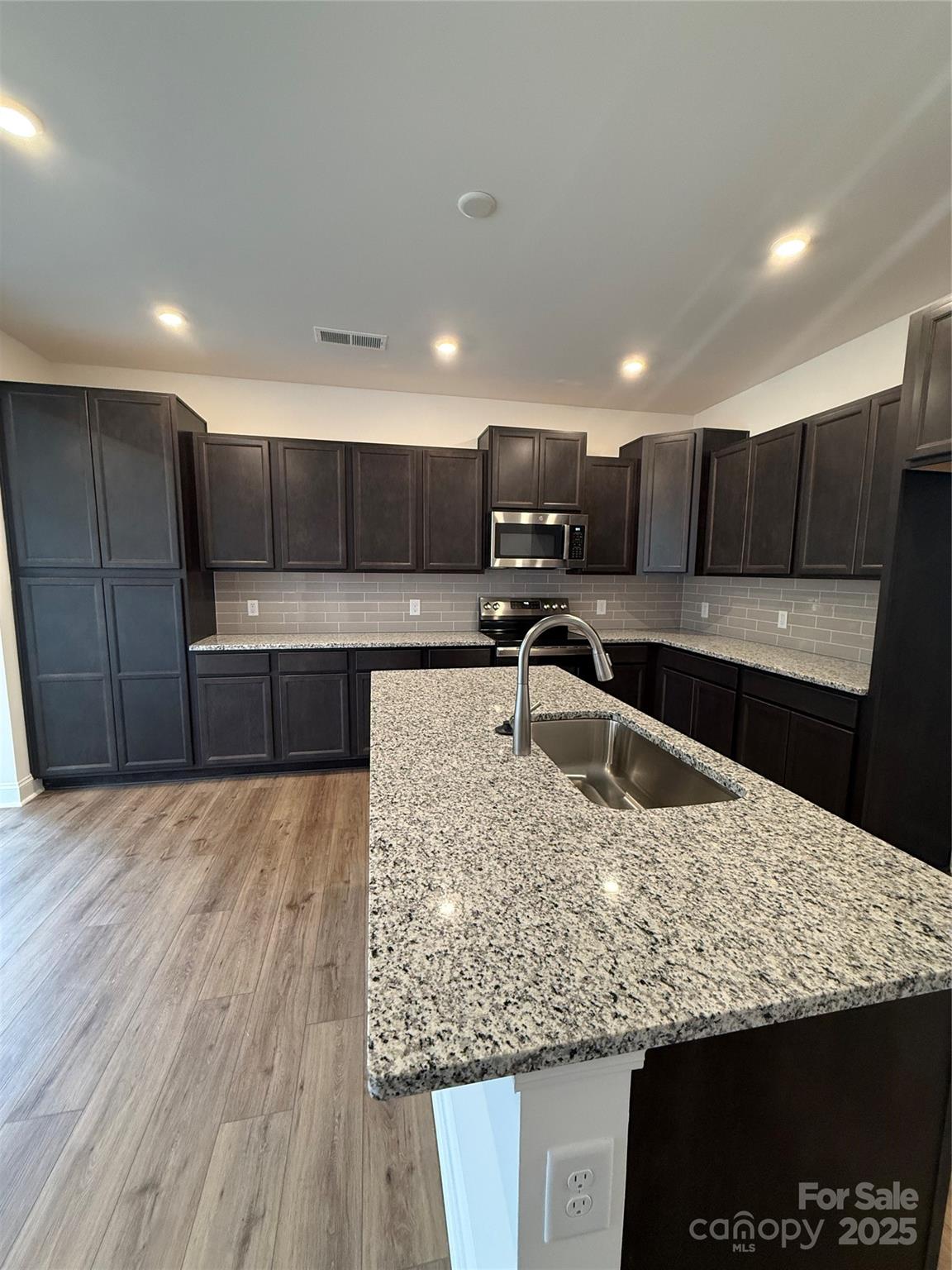 2234 Gladwyne Place Charlotte, NC 28269 - Photo 6 of 20