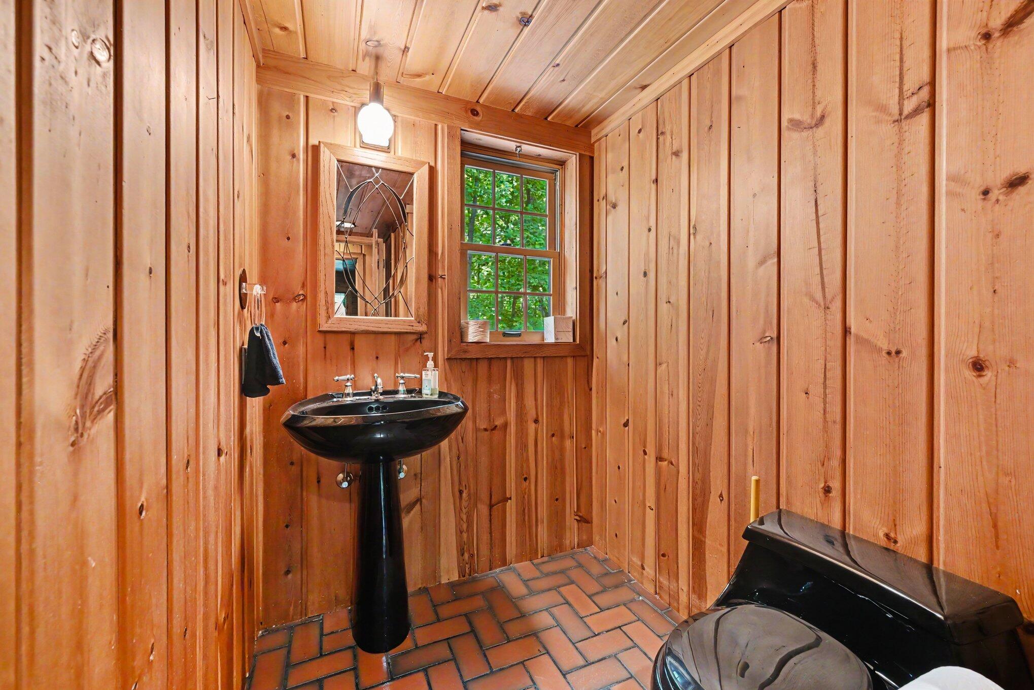 4410 Earhart Road Ann Arbor, MI 48105 - Photo 17 of 36 024_file_1782