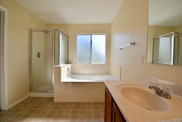 $1,850 | 120 Tower Bluff, Cibolo, TX 78108