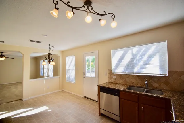 $1,850 | 120 Tower Bluff, Cibolo, TX 78108