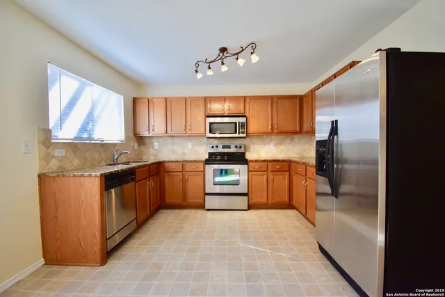 $1,850 | 120 Tower Bluff, Cibolo, TX 78108