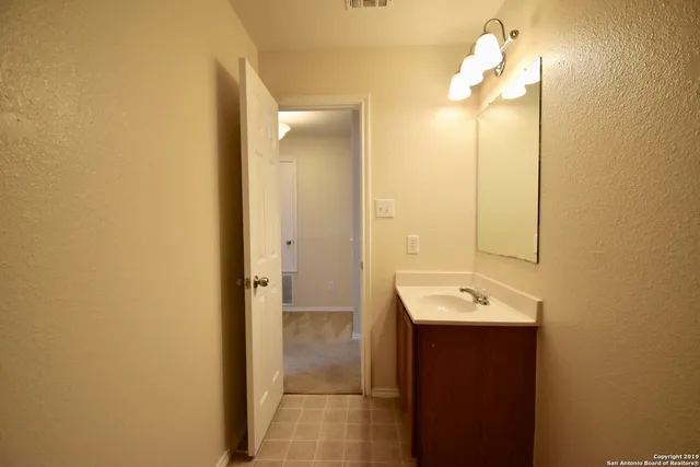 $1,850 | 120 Tower Bluff, Cibolo, TX 78108