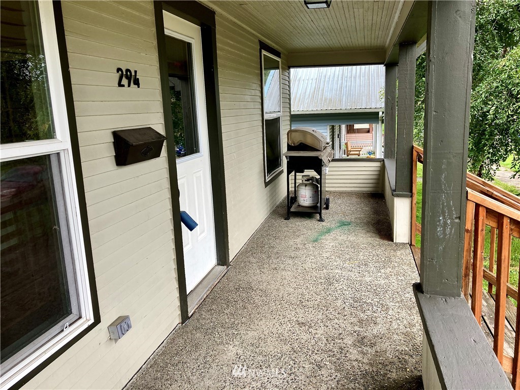 294 Southwest James Street Chehalis, WA 98532 - Photo 2 of 19 Gallery Image 2
