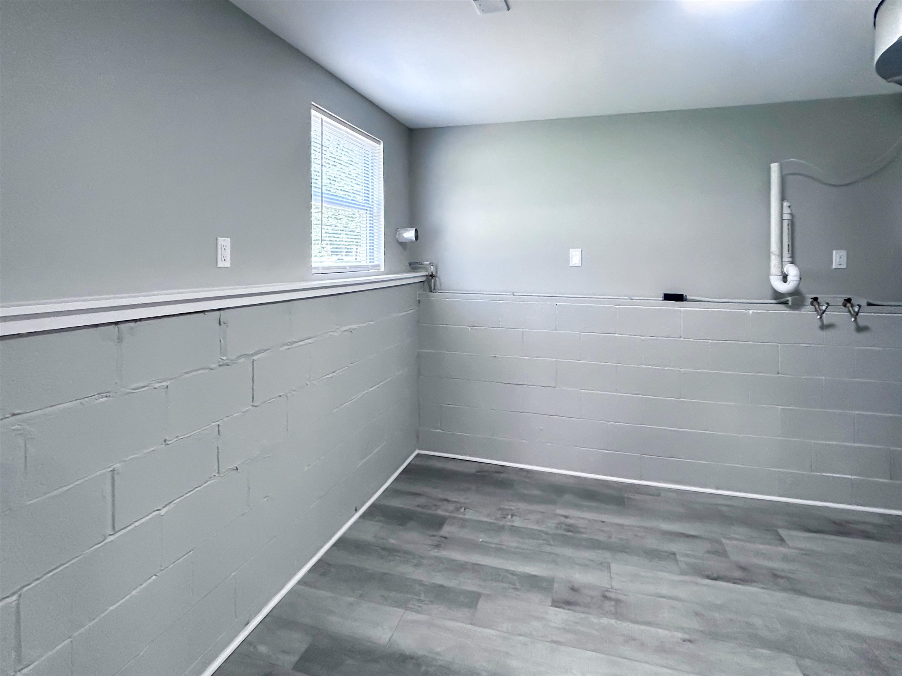 5098 North Center Road Flint, MI 48506 - Photo 34 of 47 50176313-8c1b2794-25fd-478d-8e1f-543c35fb5f43.JPG