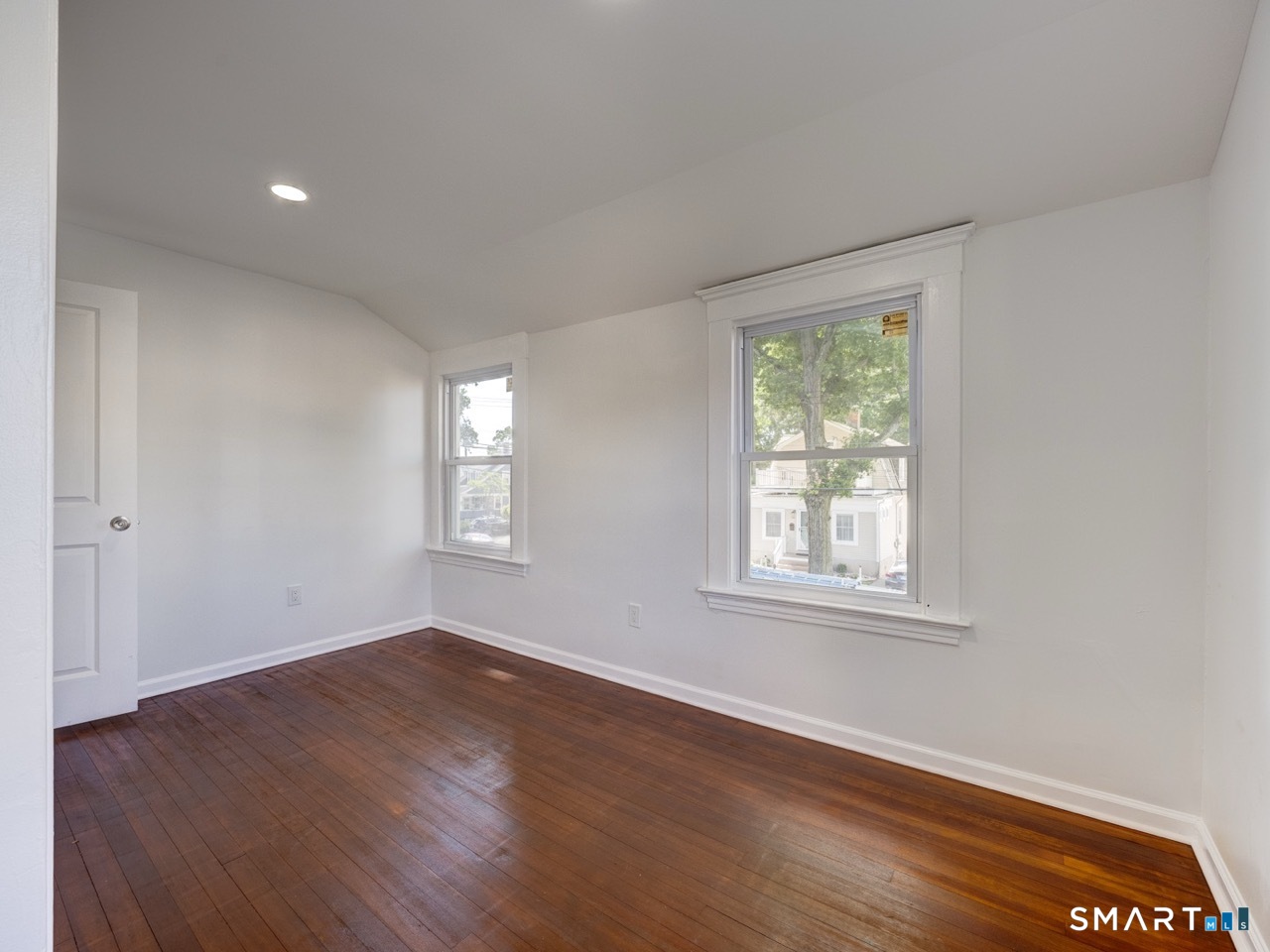 16 Shoreham Road New Haven, CT 06512 - Photo 27 of 40