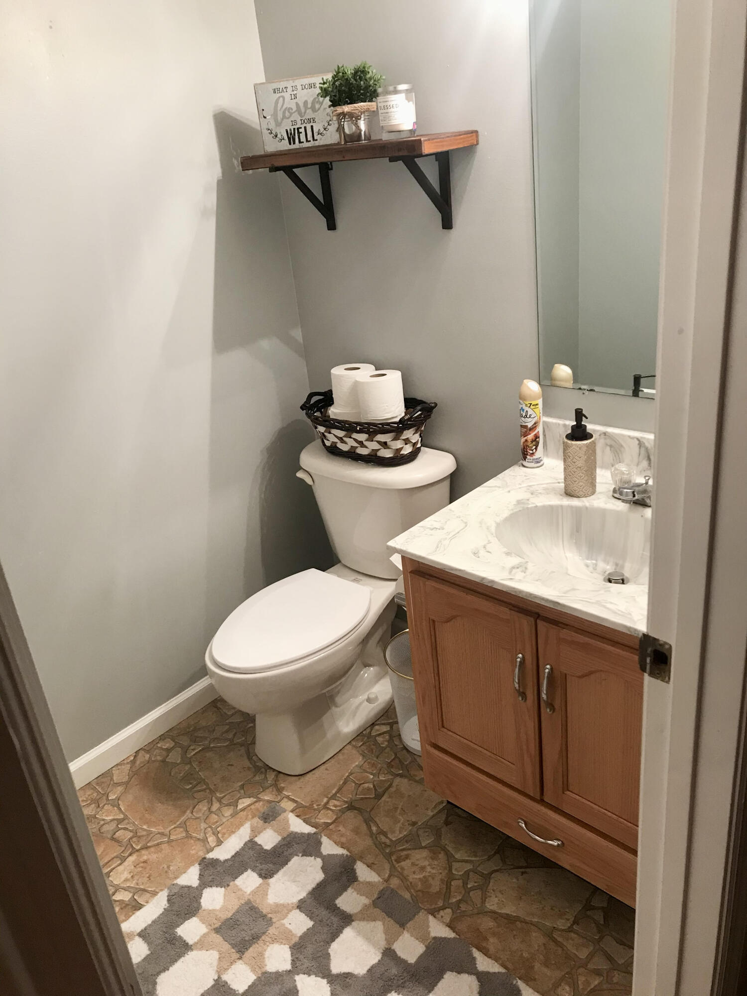 2076 Cannondale Loop Chattanooga, TN 37421 - Photo 12 of 13 Bathroom2