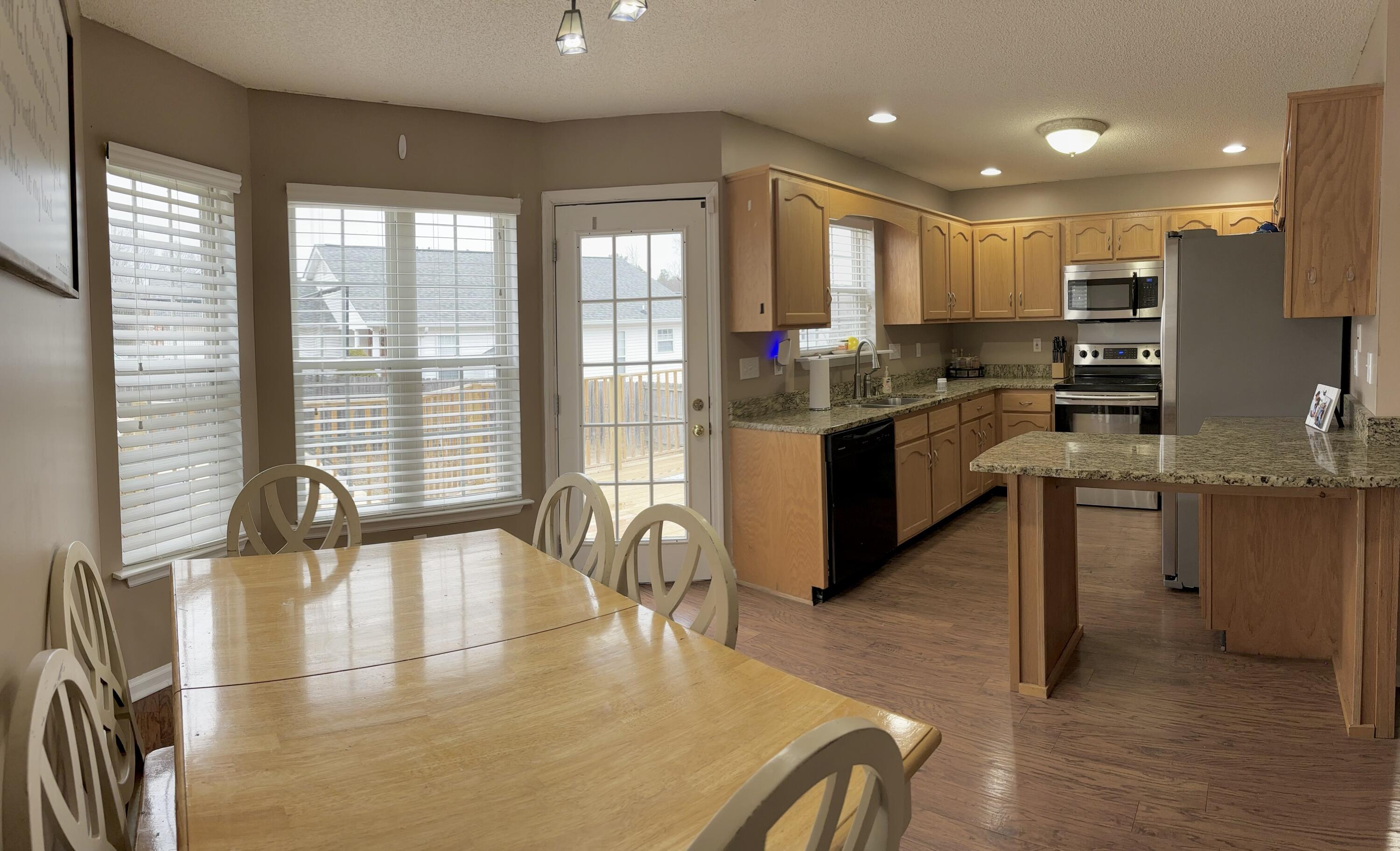 2076 Cannondale Loop Chattanooga, TN 37421 - Photo 6 of 13 Kitchen and Dining