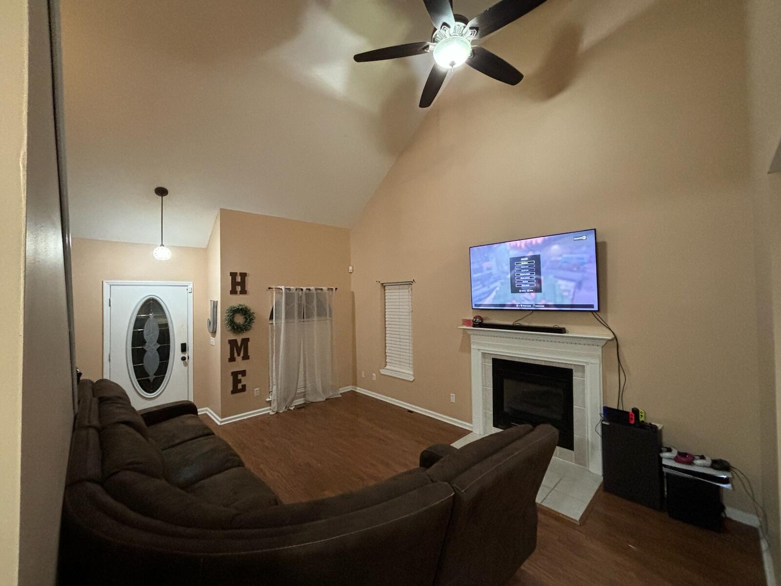 2076 Cannondale Loop Chattanooga, TN 37421 - Photo 7 of 13 Living room