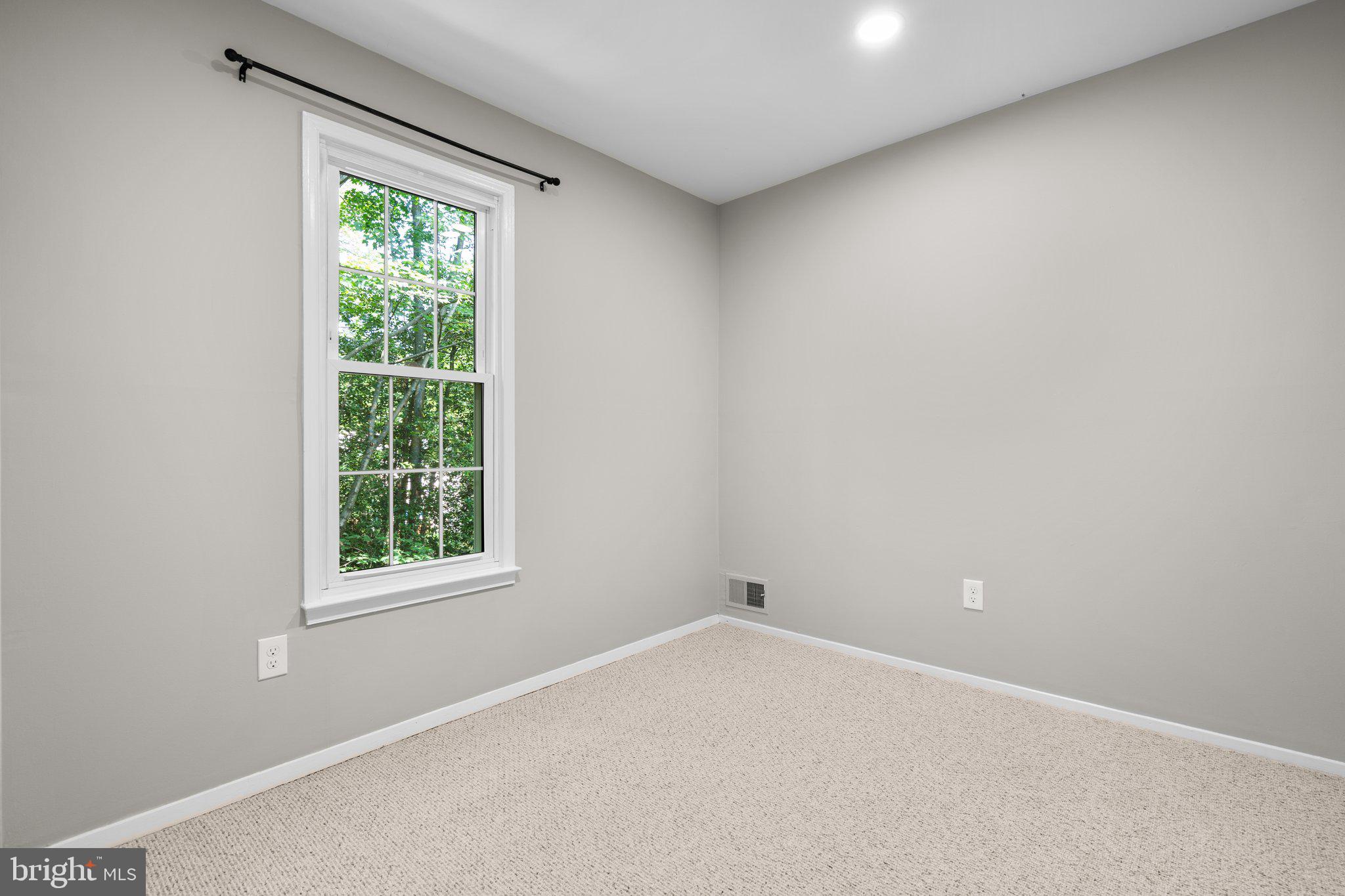 2360 Albot Road Reston, VA 20191 - Photo 22 of 35 an empty room with a window